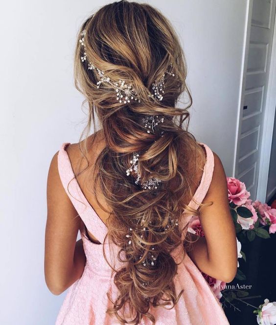 Coiffures de mariage avec un long diadème