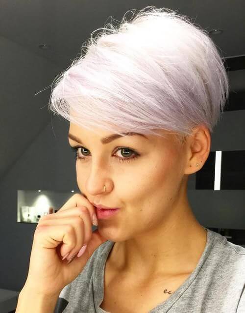 coiffage pour cheveux courts avec une frange