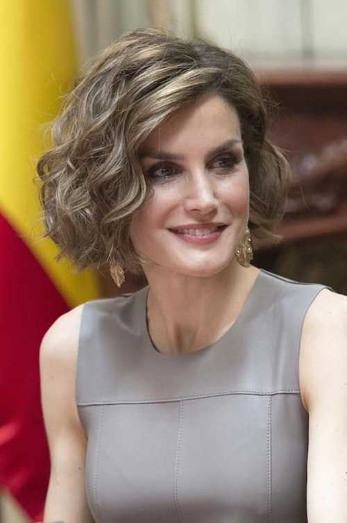 Coupes de cheveux pour femmes pour un type de visage carré