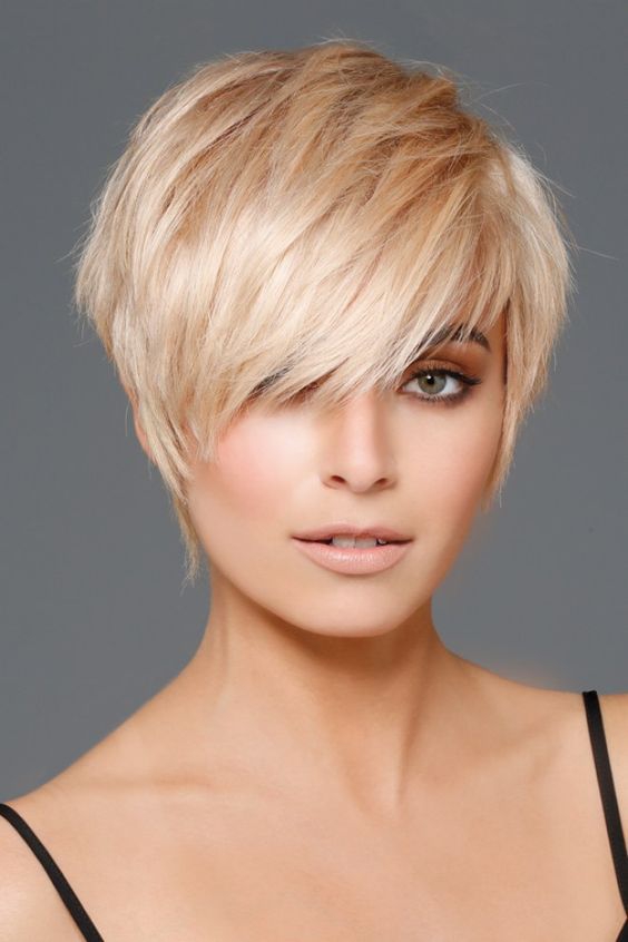 Coupes de cheveux pour femmes pour un visage en forme de losange