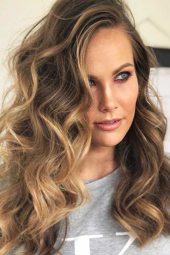 Coupes de cheveux pour femmes pour un visage en forme de losange