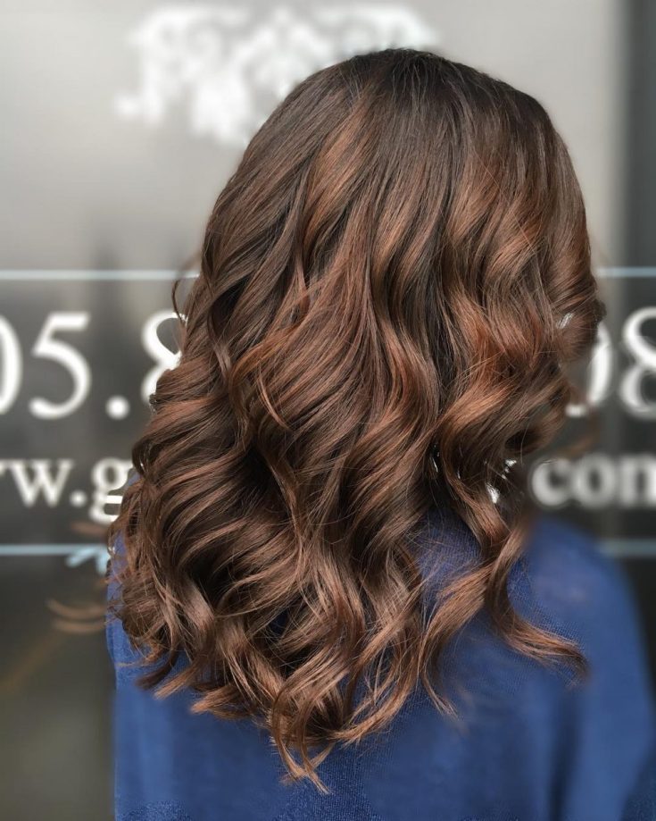 Mèches californiennes sur cheveux foncés