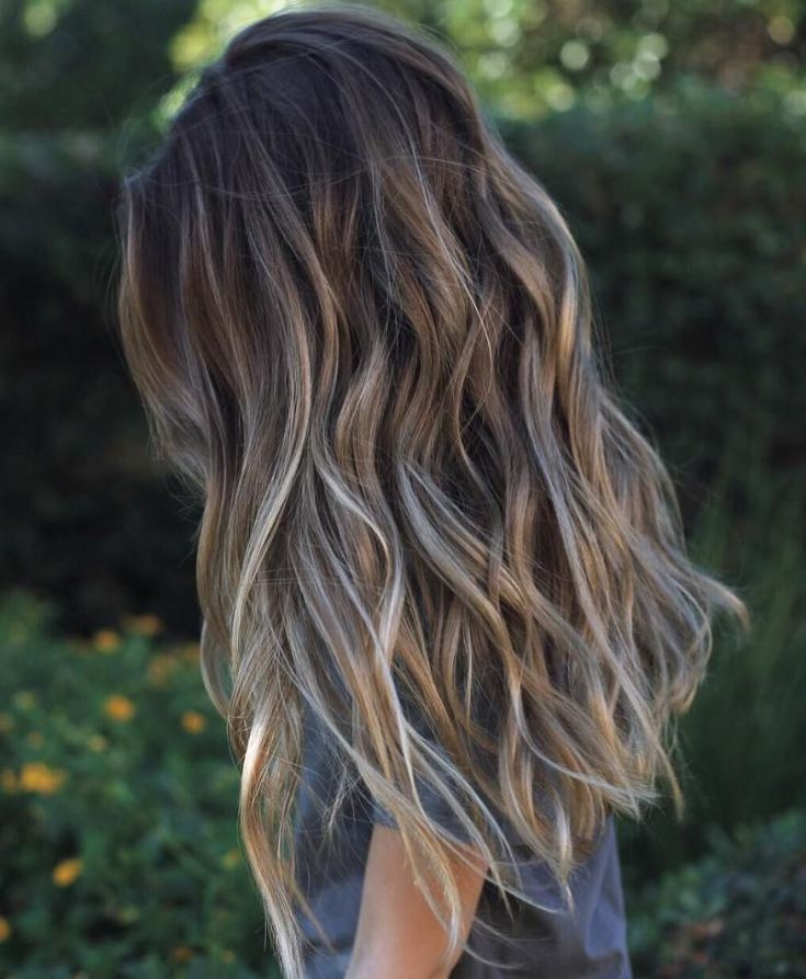 Mèches californiennes sur cheveux foncés