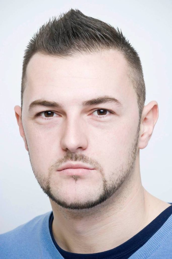 (+183 photos) Hérisson de coupe de cheveux pour hommes