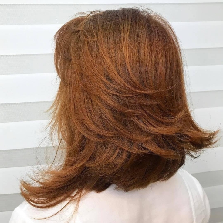 (+135 photos) Cascade graduée pour cheveux mi-longs