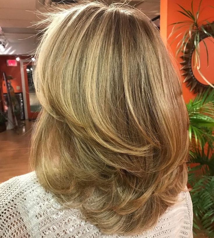 (+135 photos) Cascade graduée pour cheveux mi-longs