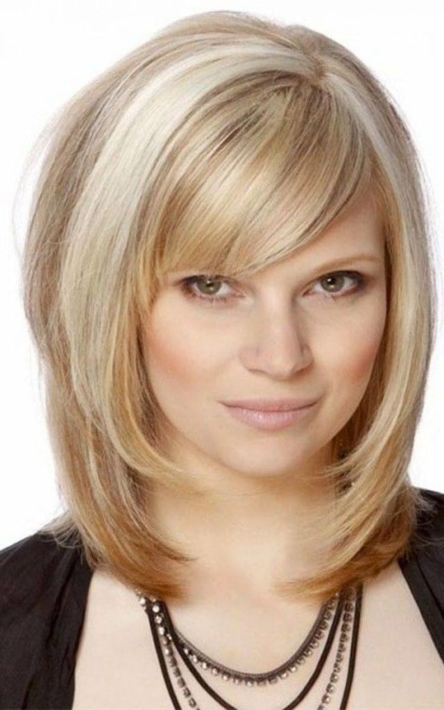 (+192 photos) Coupe de cheveux rétro Aurora années 80