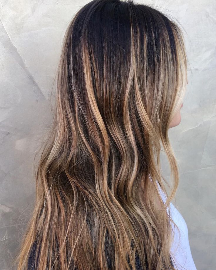 Mèches californiennes sur cheveux foncés