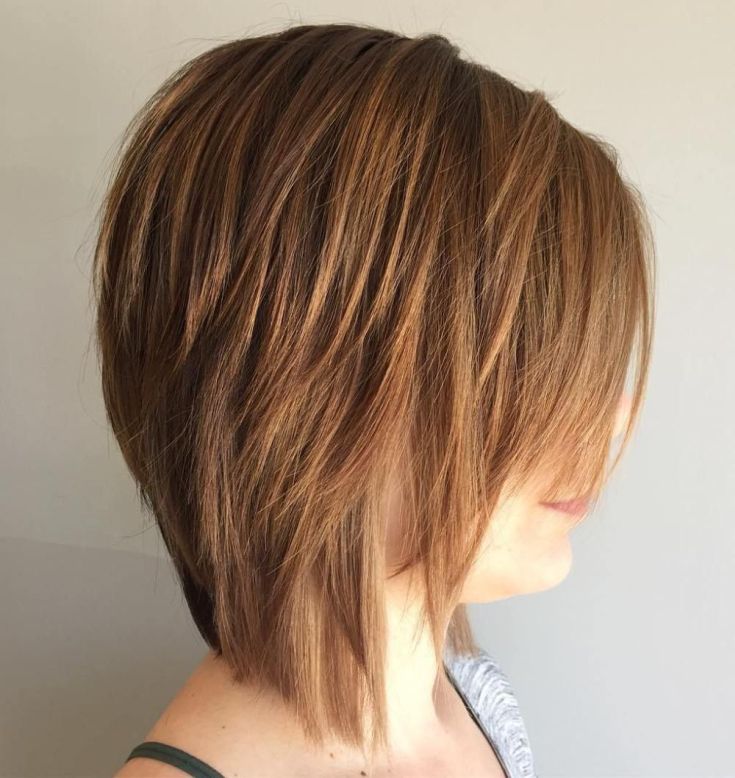 (+135 photos) Cascade graduée pour cheveux mi-longs