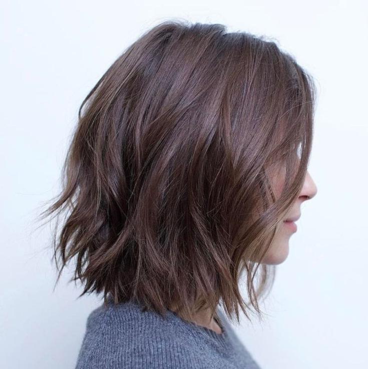 (+135 photos) Cascade graduée pour cheveux mi-longs