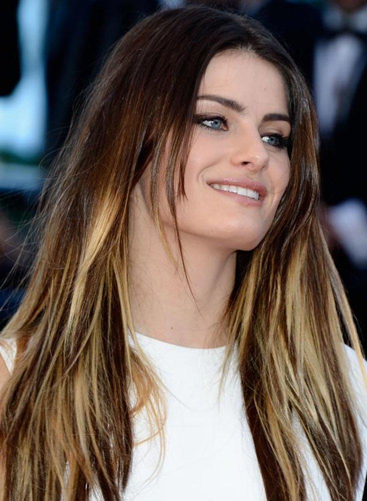 (+180 photo) Coupe de cheveux en cascade pour un visage rond