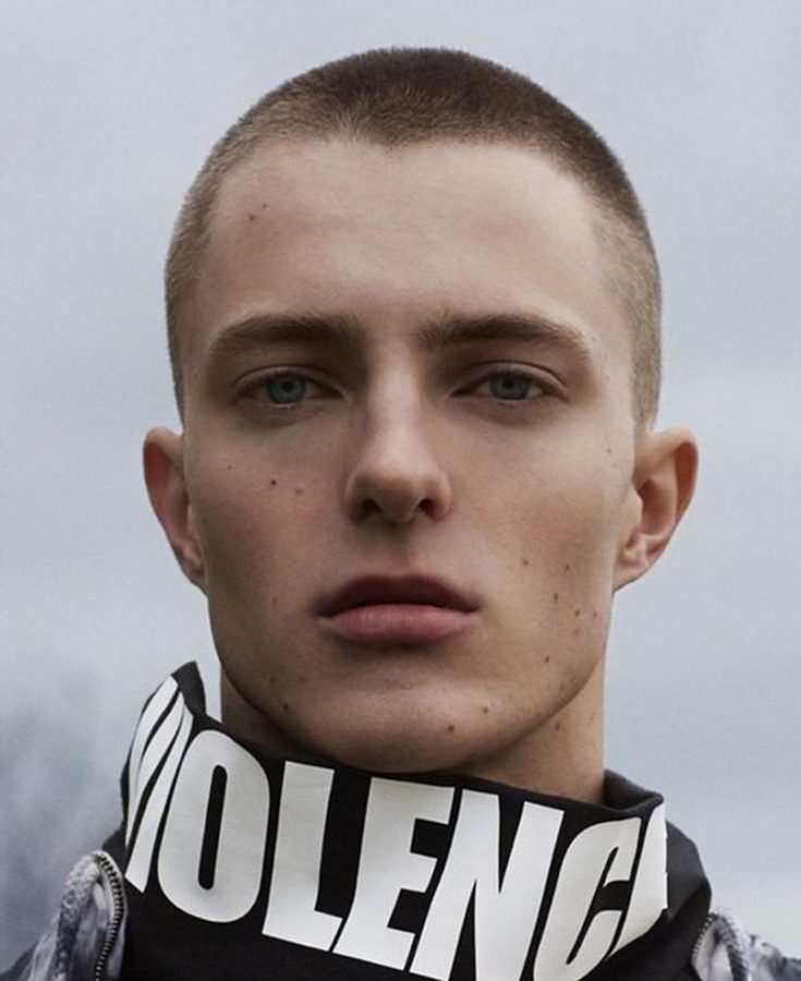 (+183 photos) Hérisson de coupe de cheveux pour hommes