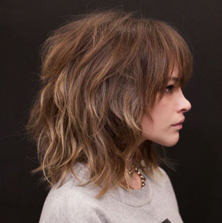 (+135 photos) Cascade graduée pour cheveux mi-longs