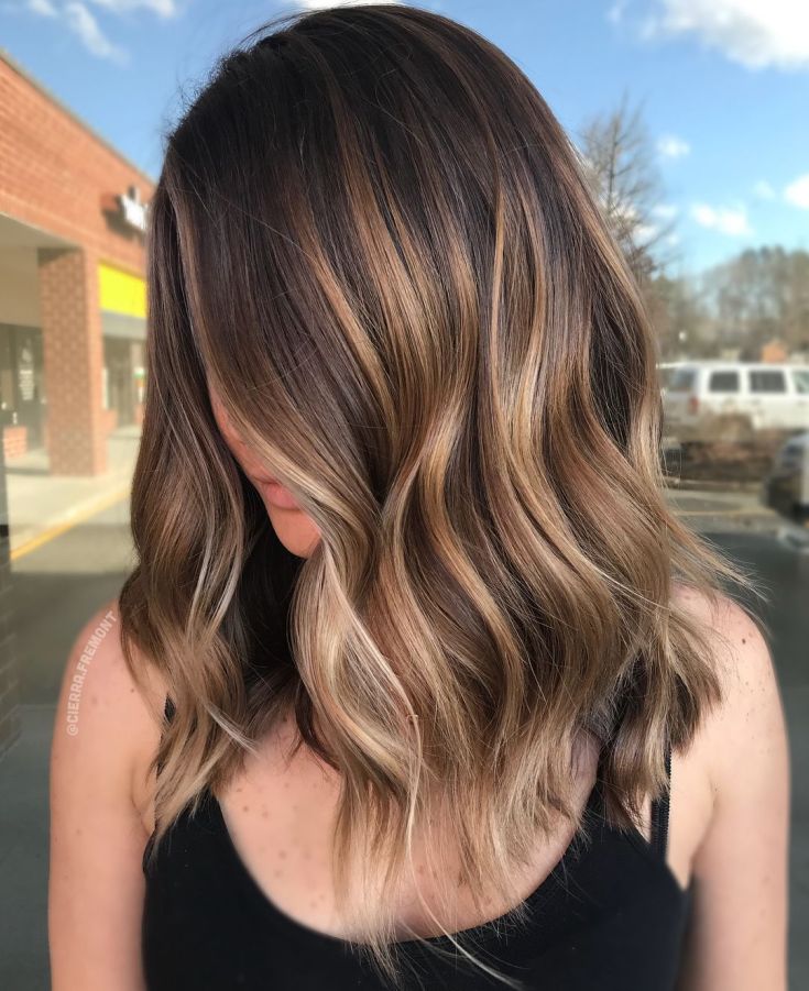 Mèches californiennes sur cheveux foncés