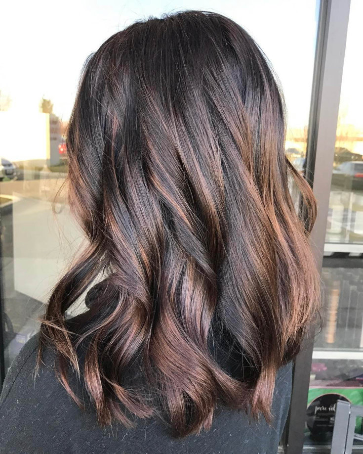 Mèches californiennes sur cheveux foncés
