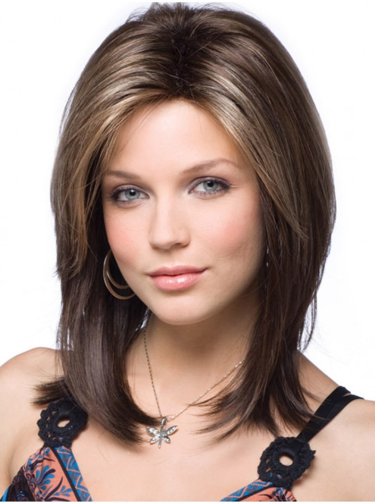 (+180 photo) Coupe de cheveux en cascade pour un visage rond
