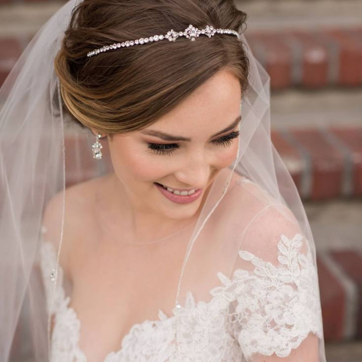 Coiffures de mariage avec un voile pour cheveux courts