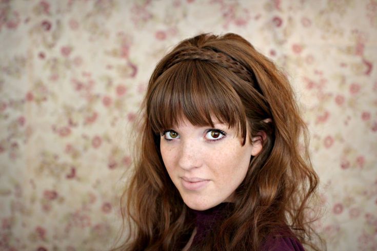(+165 photos) Bandeau en queue de cochon avec cheveux dénoués (instructions photo étape par étape)