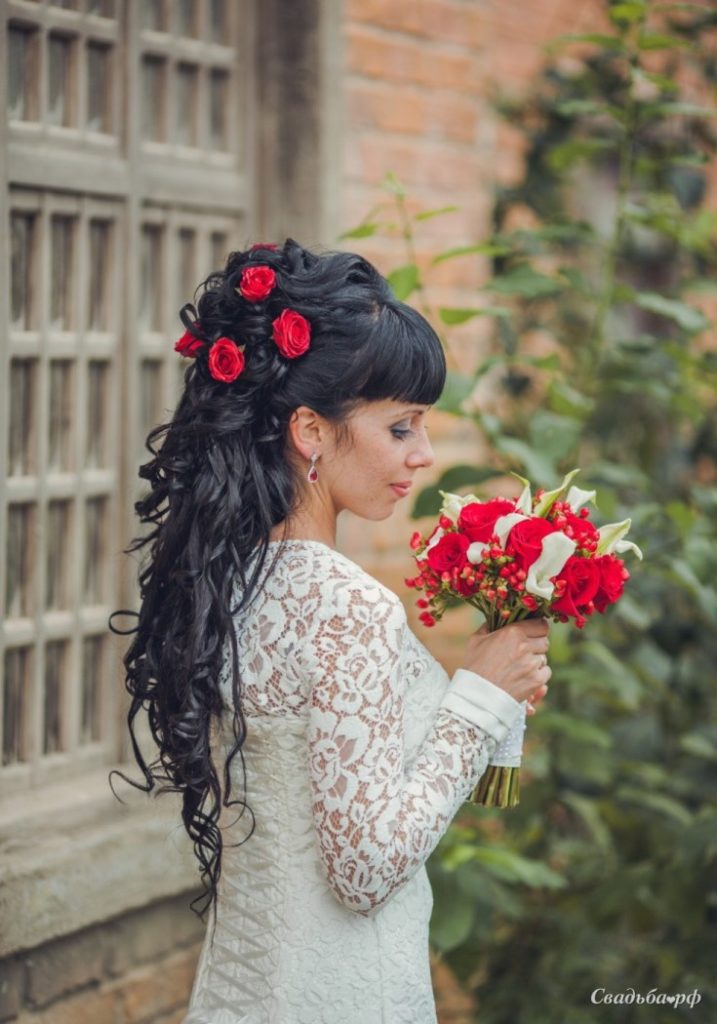 (+210 photos) Coiffures de mariage avec frange