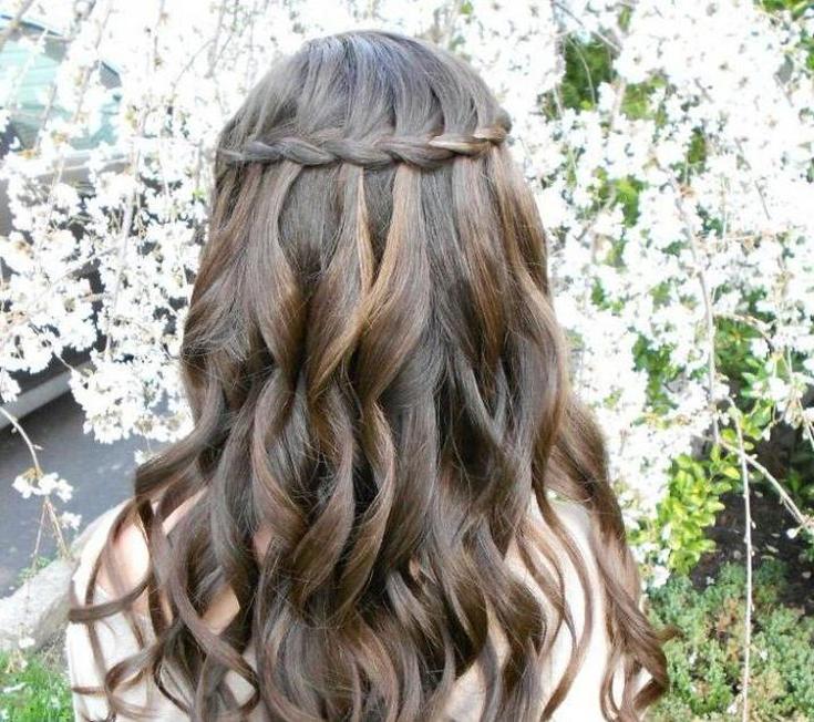 (+165 photos) Bandeau en queue de cochon avec cheveux dénoués (instructions photo étape par étape)