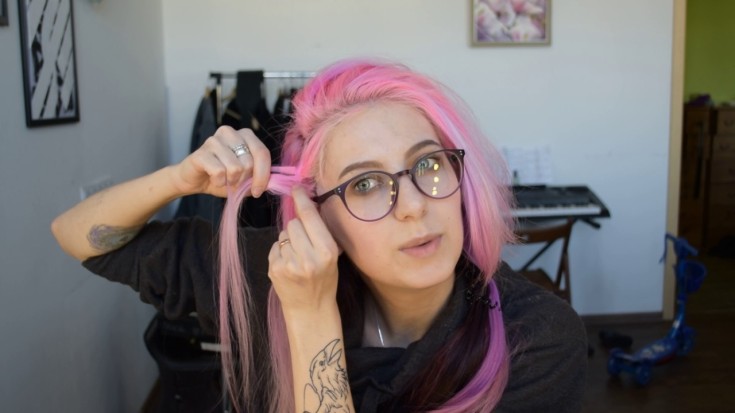 (+165 photos) Bandeau en queue de cochon avec cheveux dénoués (instructions photo étape par étape)