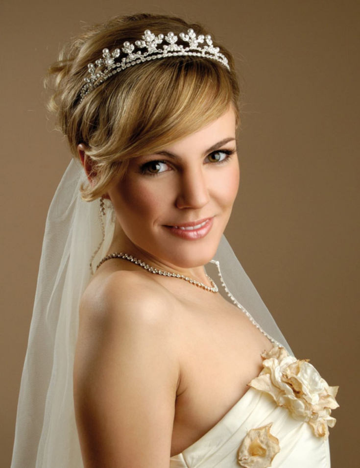 (+210 photos) Coiffures de mariage avec frange