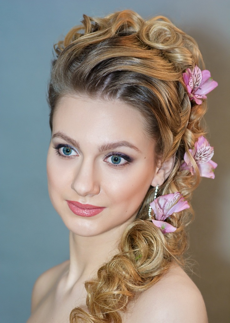 (+210 photos) Stylisme festif pour le nouvel an, fête d'entreprise, anniversaire, pour un mariage