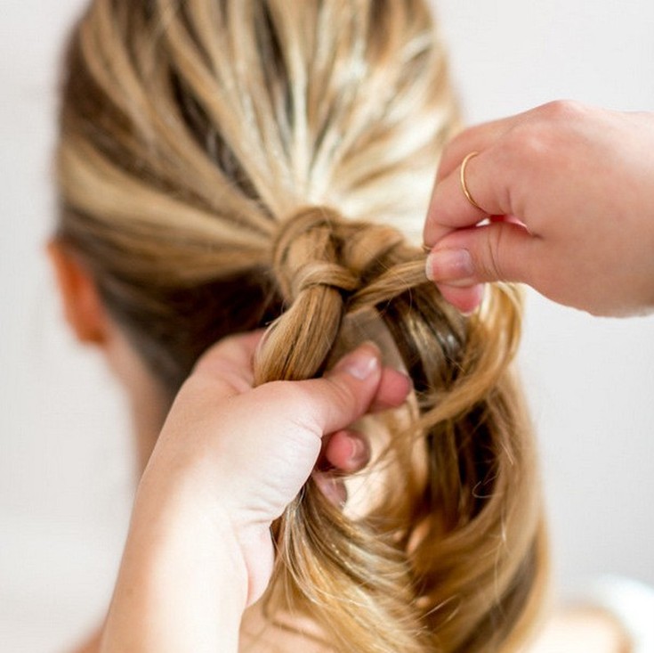 Coiffures faciles pour vous-même en 5 minutes pour les cheveux mi-longs à l'école