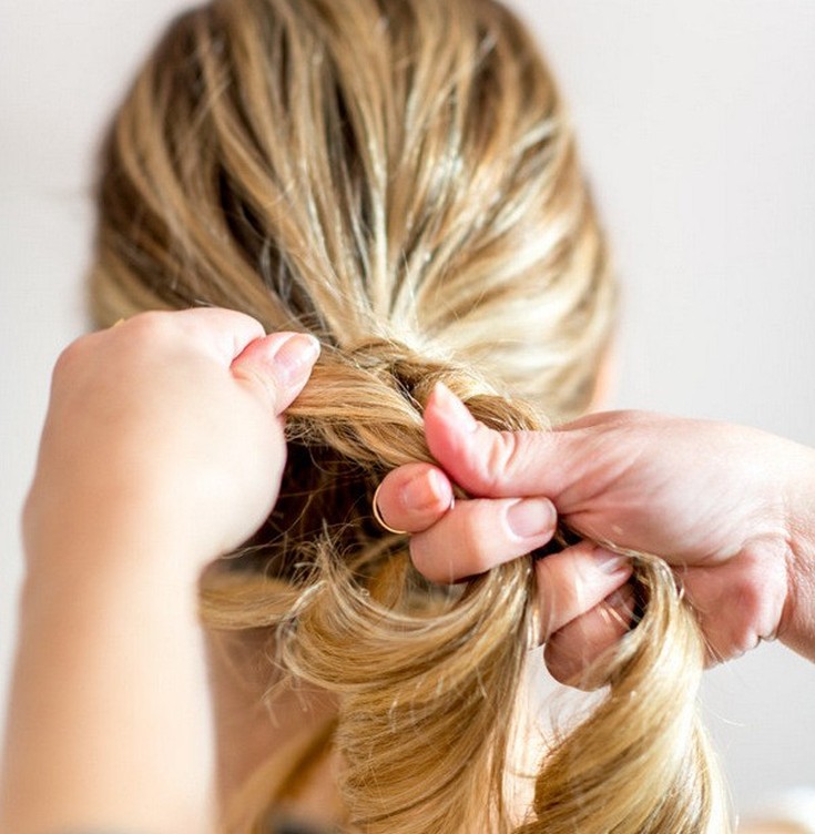 Coiffures faciles pour vous-même en 5 minutes pour les cheveux mi-longs à l'école