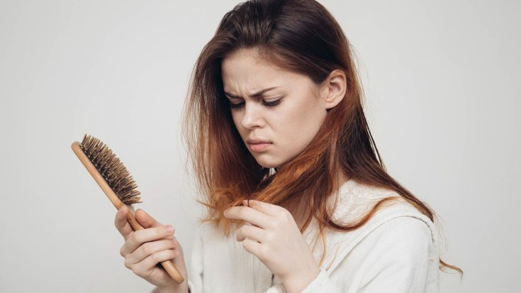 Causes de la chute des cheveux chez les femmes après 40 ans
