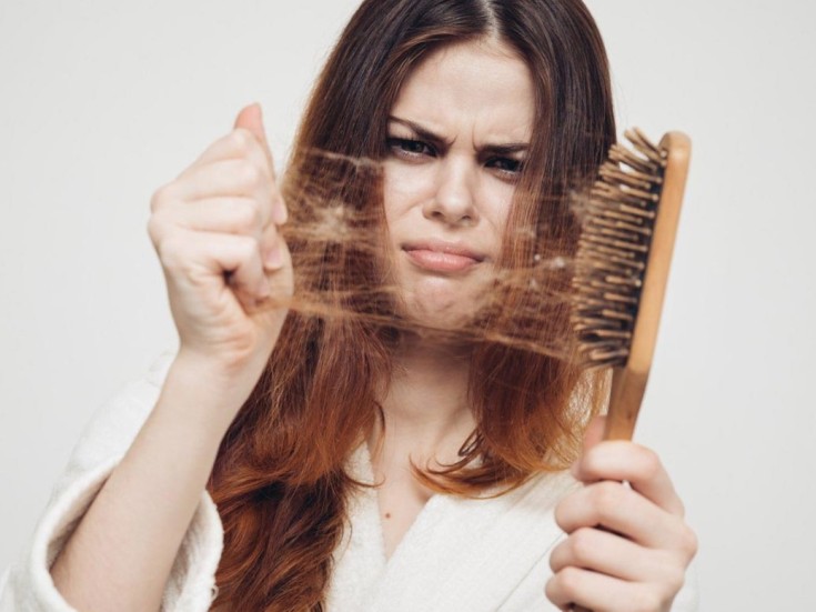Causes de la chute des cheveux chez les femmes après 40 ans
