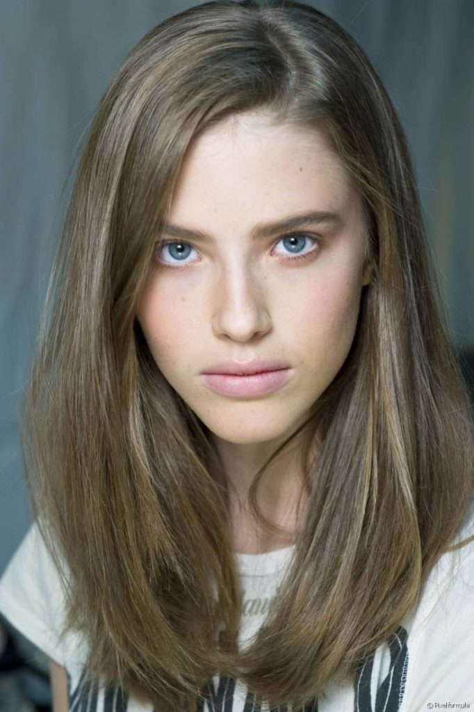 Photo couleur de cheveux blond foncé