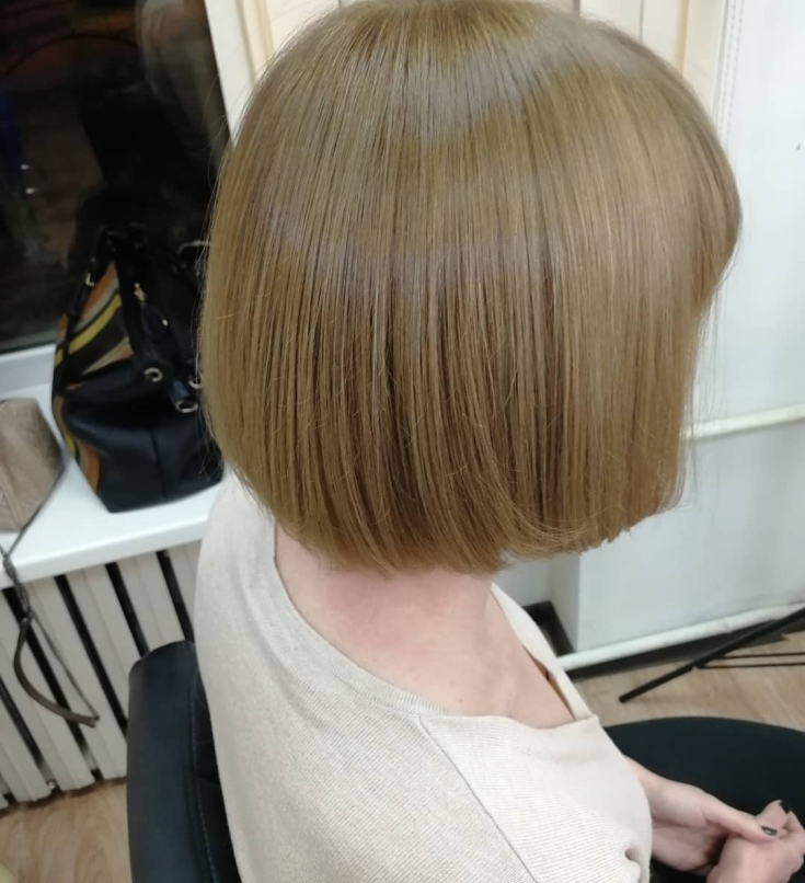 Couleur de cheveux châtain clair pour cheveux courts