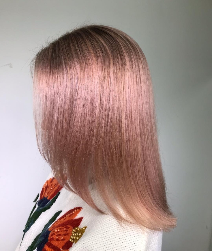 Couleur de cheveux blond rose