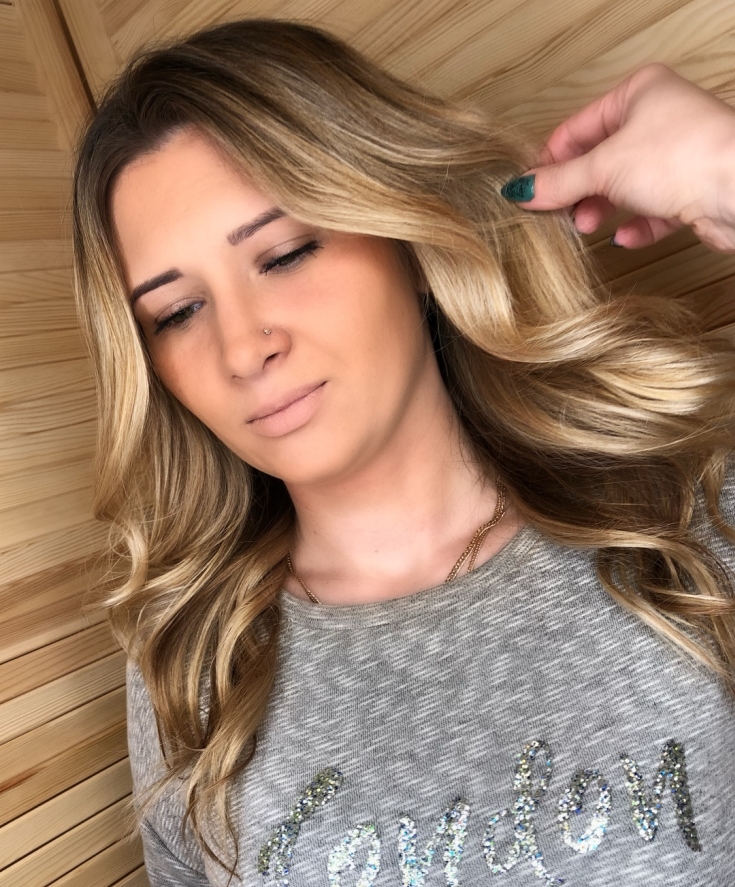 Photo couleur de cheveux blond doré
