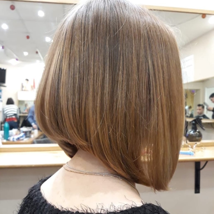 Couleur de cheveux châtain clair pour cheveux courts
