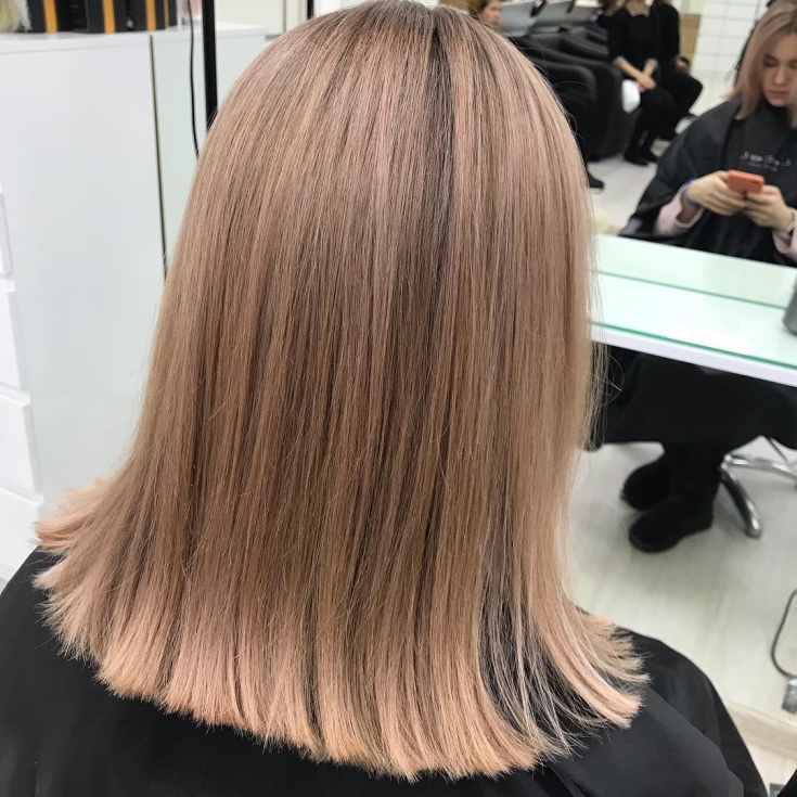 Couleur de cheveux blond rose