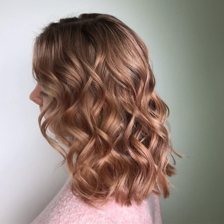 Photo couleur de cheveux blond doré