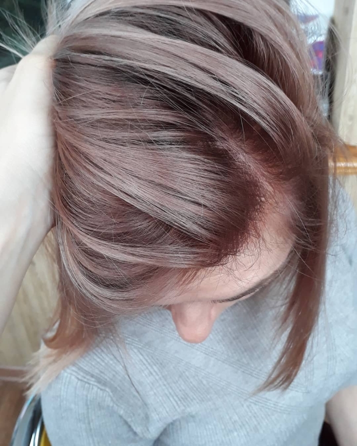 Couleur de cheveux blond rose