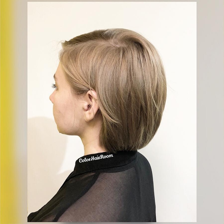 Couleur de cheveux châtain clair pour cheveux courts
