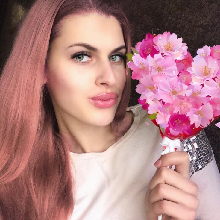 Couleur de cheveux blond rose