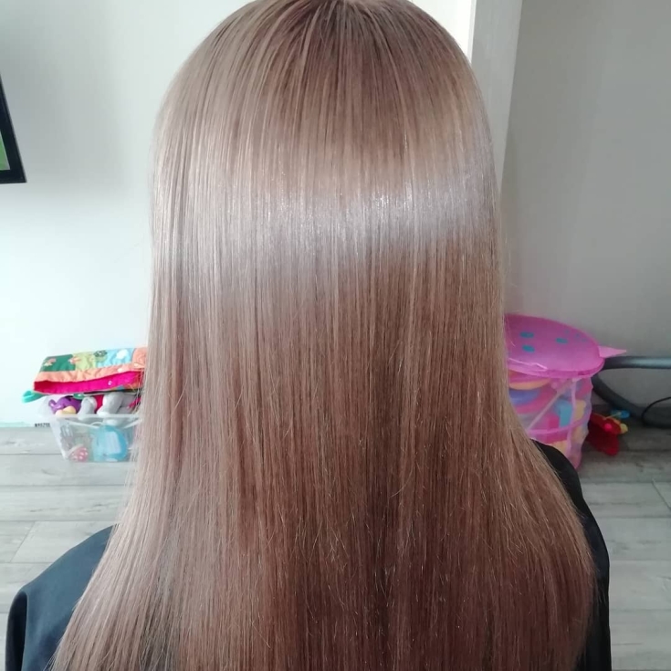 Couleur de cheveux blond rose