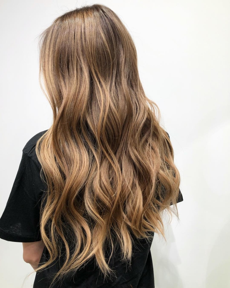 Photo couleur de cheveux blond doré