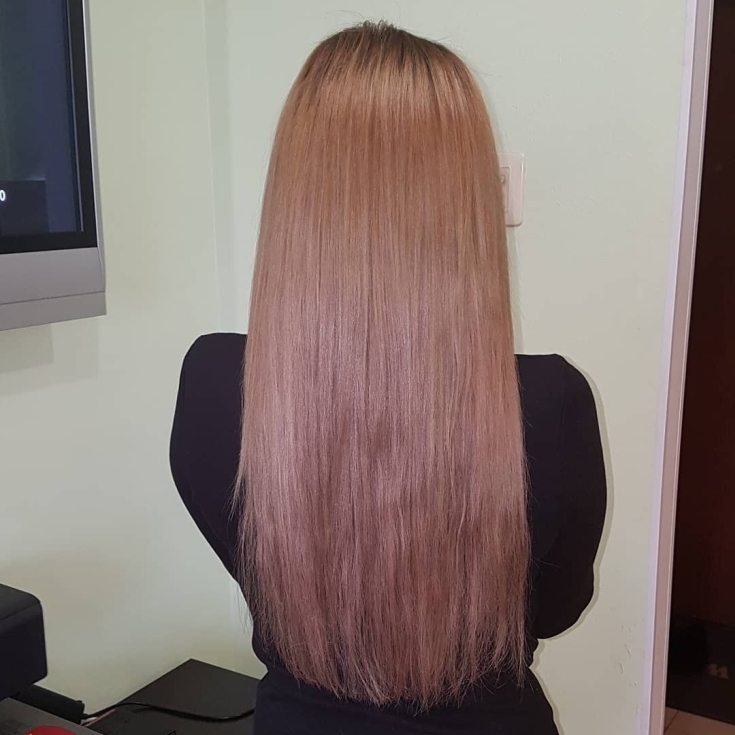 Couleur de cheveux blond rose