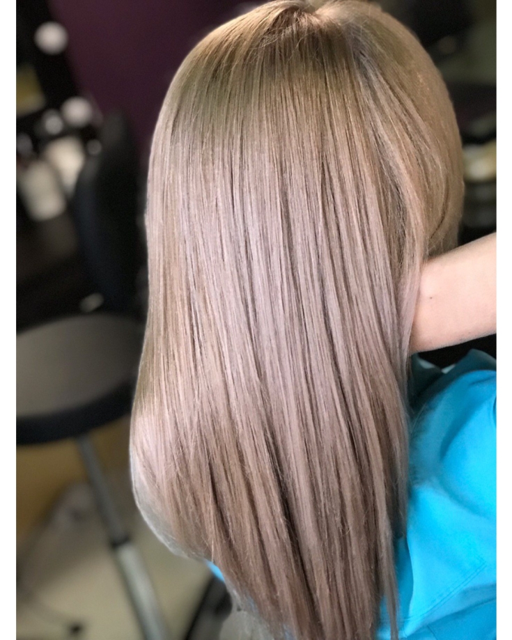 Couleur de cheveux blond rose