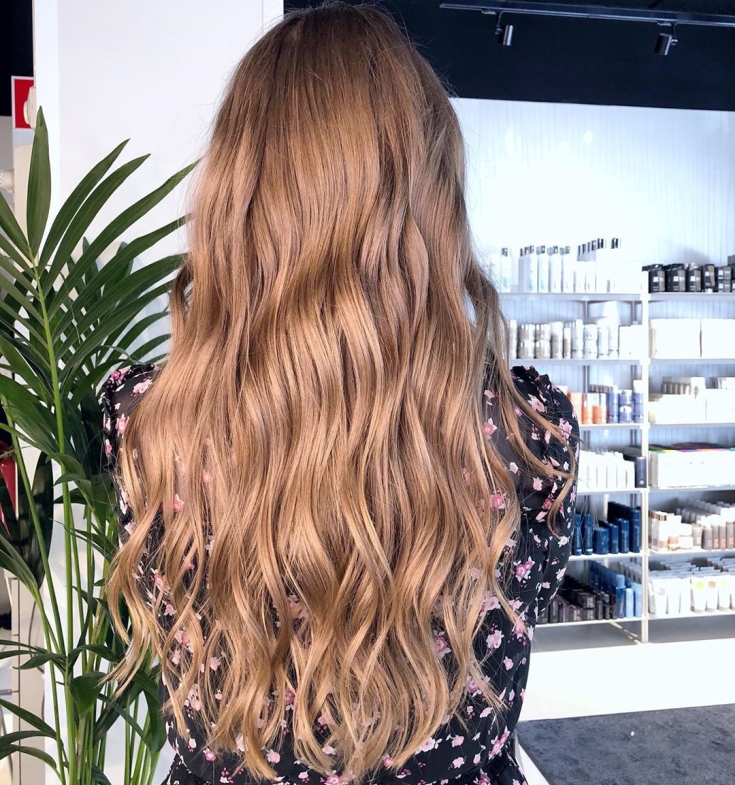 Photo couleur de cheveux blond doré