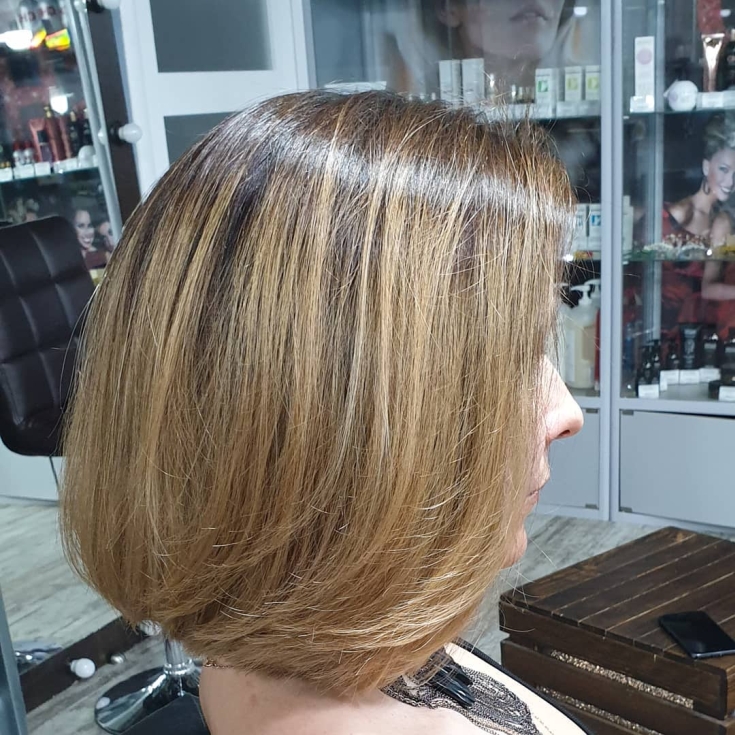 Couleur de cheveux châtain clair pour cheveux courts