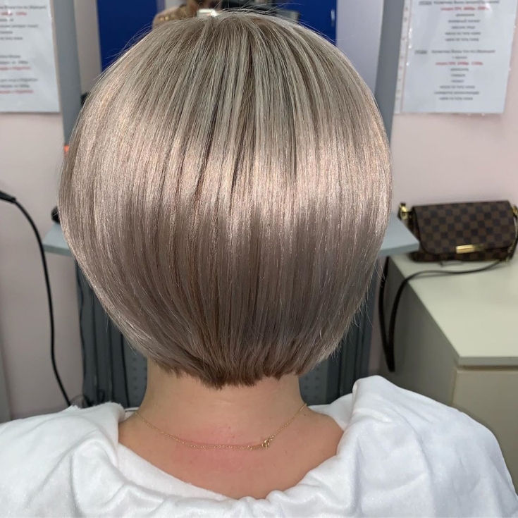Couleur de cheveux châtain clair pour cheveux courts
