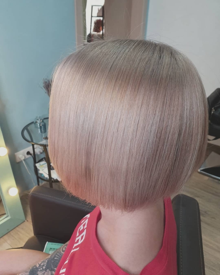 Couleur de cheveux châtain clair pour cheveux courts