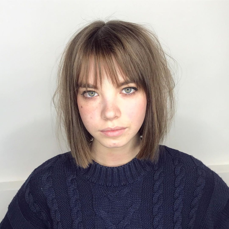 Couleur de cheveux châtain clair pour cheveux courts